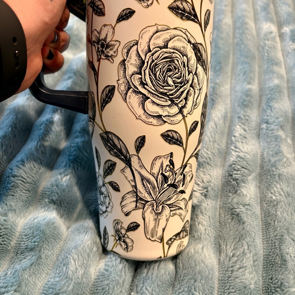 Elegant Floral Travel Mug with Handle - Picture 7 of 9